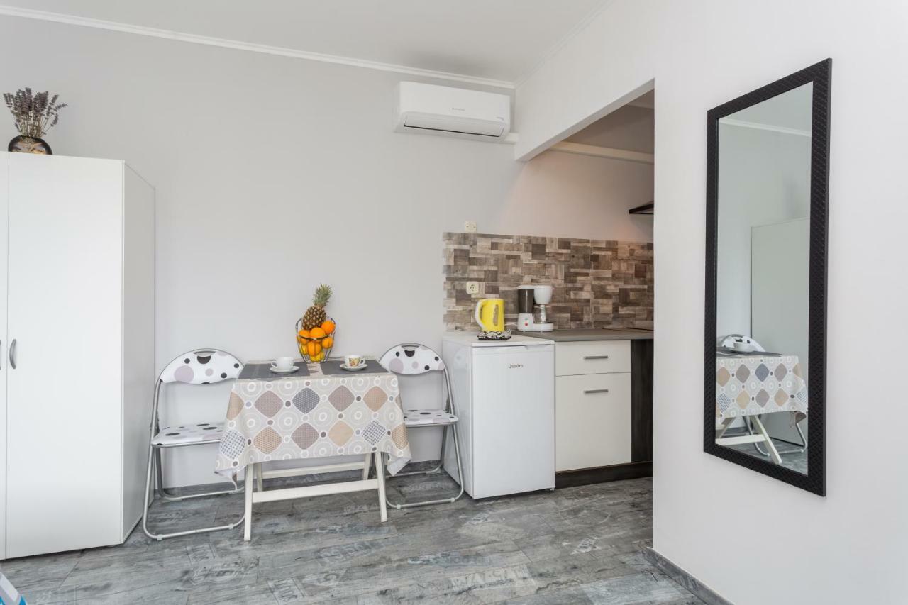 Studio Apartments Gilda Baška Eksteriør billede