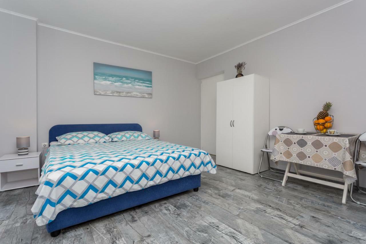 Studio Apartments Gilda Baška Eksteriør billede